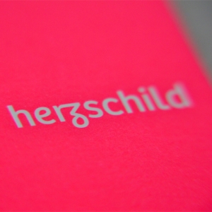 Herzschild Logo