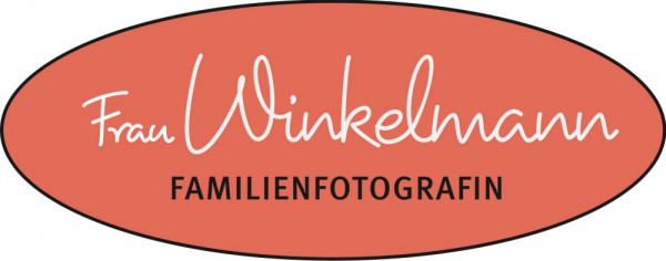 Frau Winkelmann_Familienfotografin-in-Frankfurt-und-Umgebung_logo