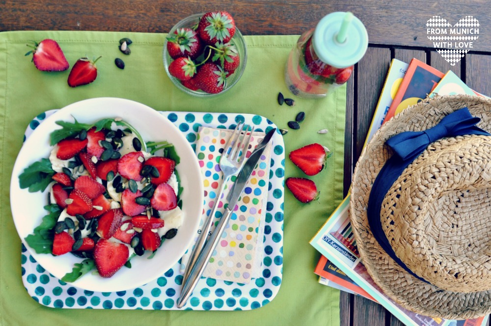 Sommersalat-mit-Erdbeeren-Mozzarella-Rucola